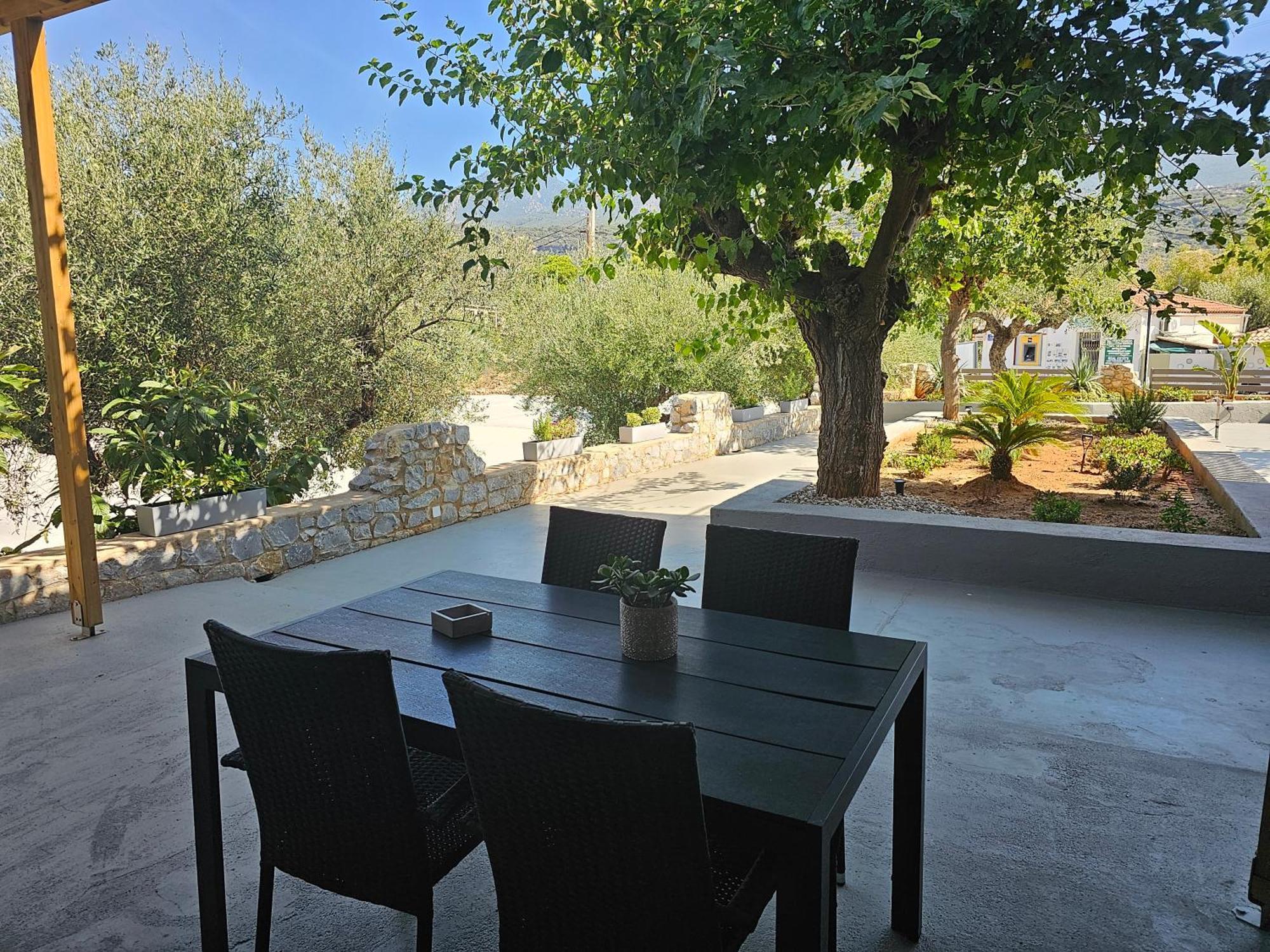 Apartment Rea's Luxury Stoupa